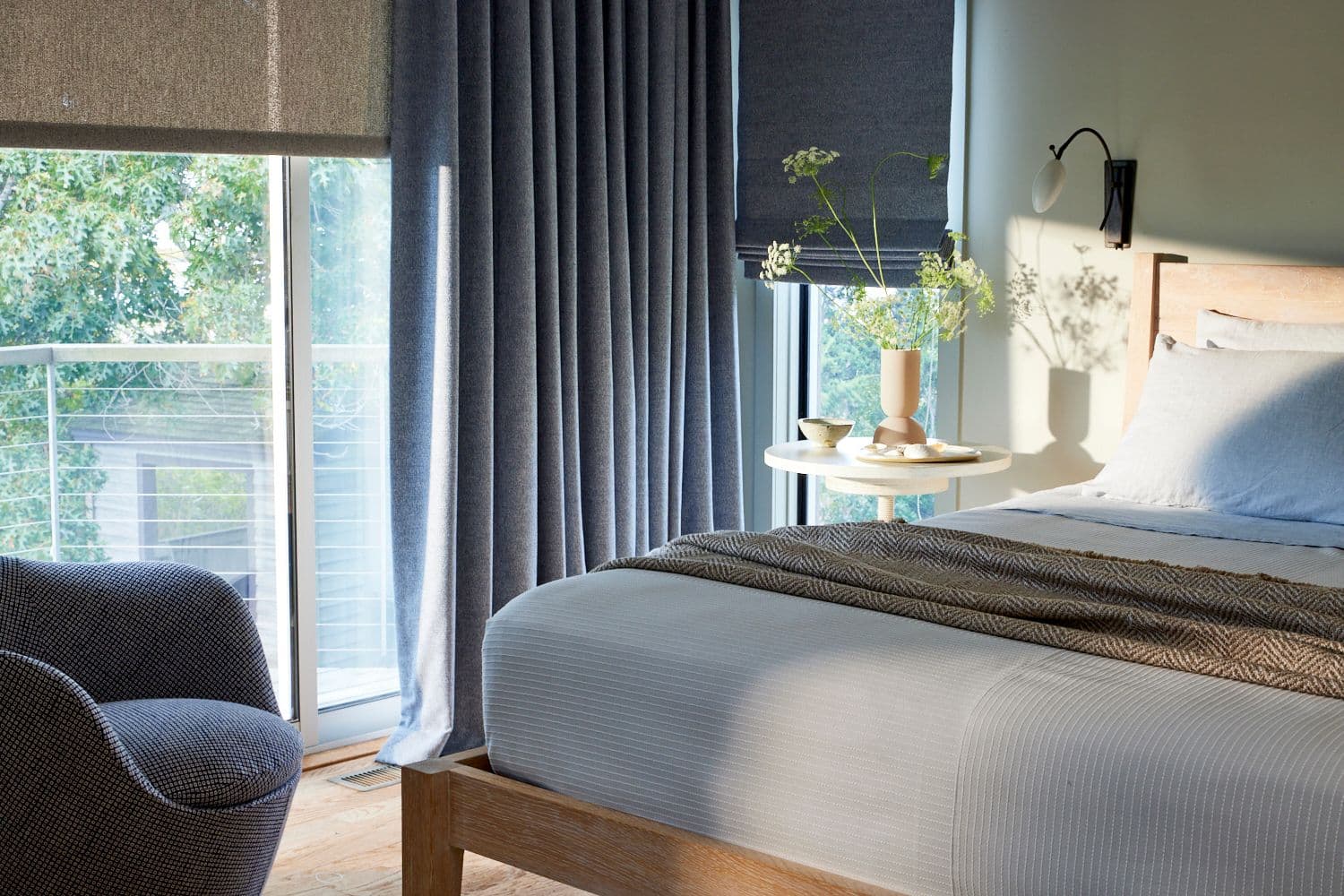 BEDROOM034BANNERSUNLIGHT