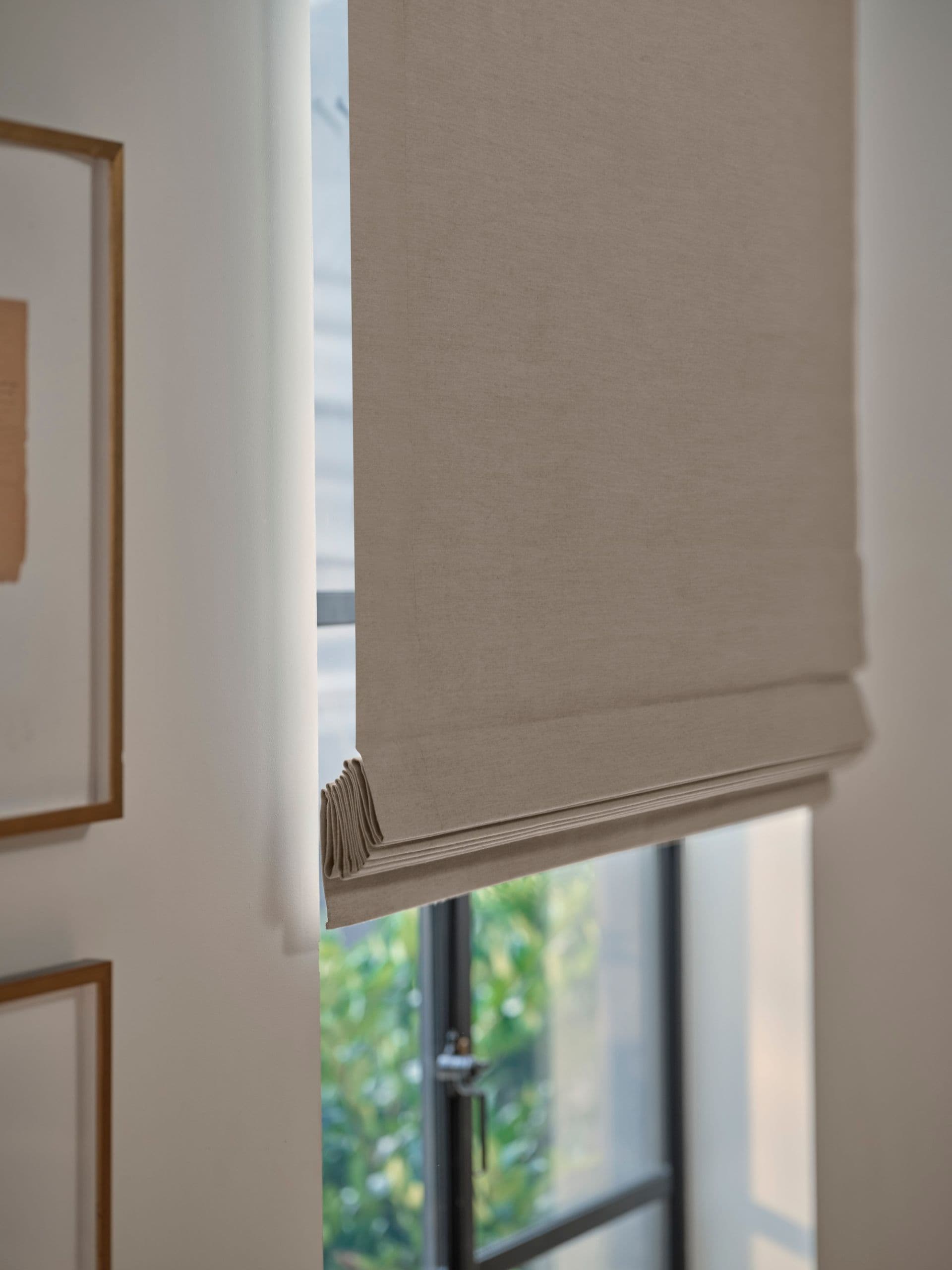 roman shades control